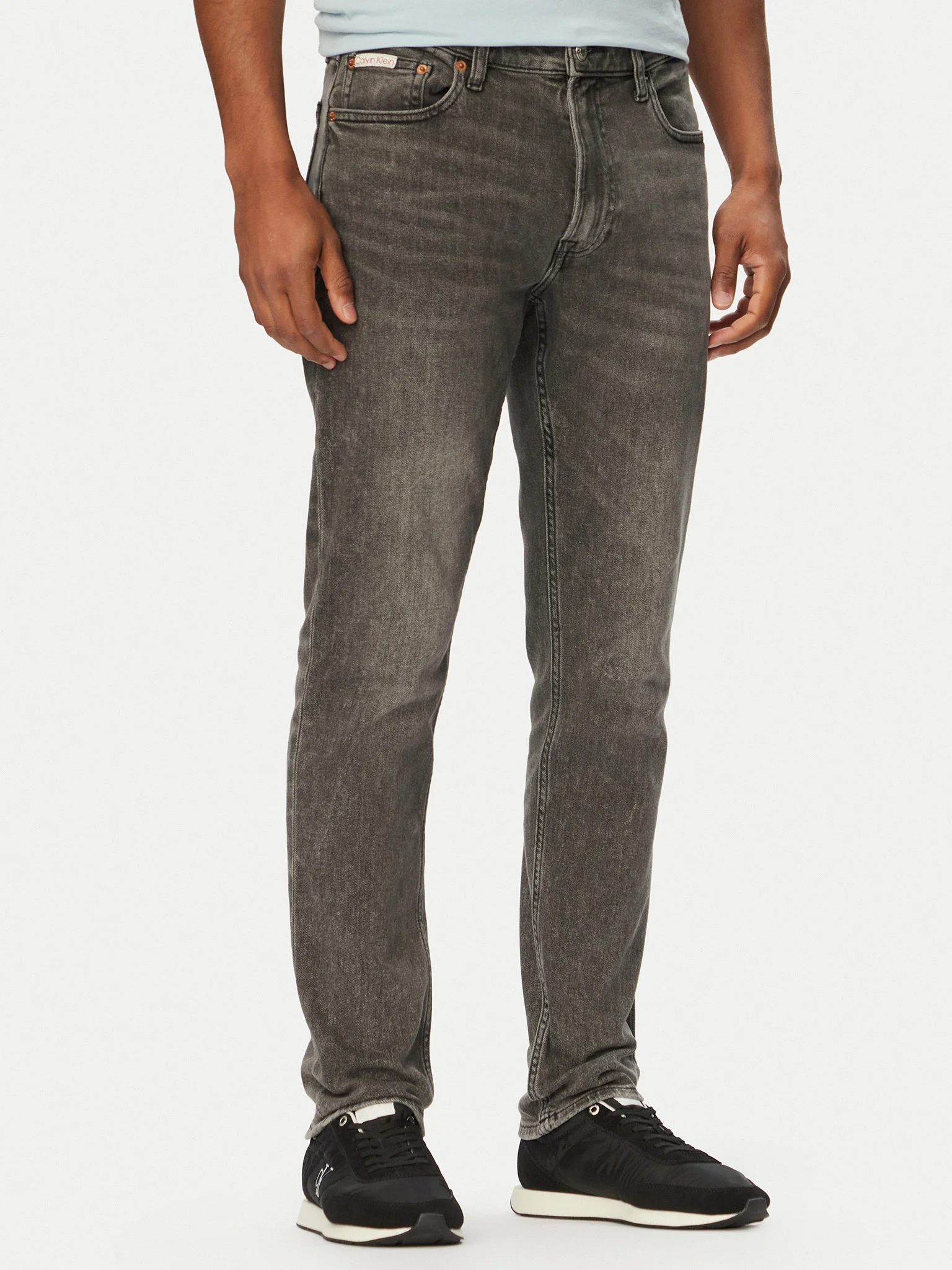 SLIM STONE-WASHED VARNISH LIGHTWEIGHT JEANS