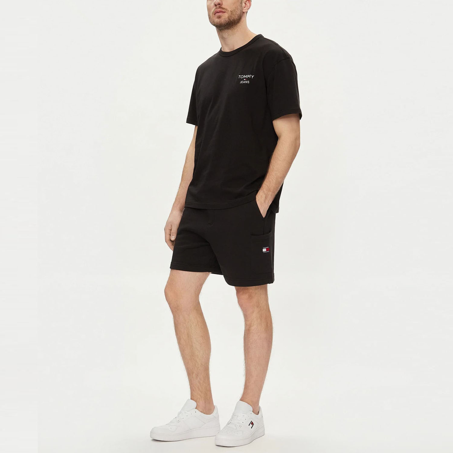 TOMMY JEANS - BADGE CARGO SHORT
