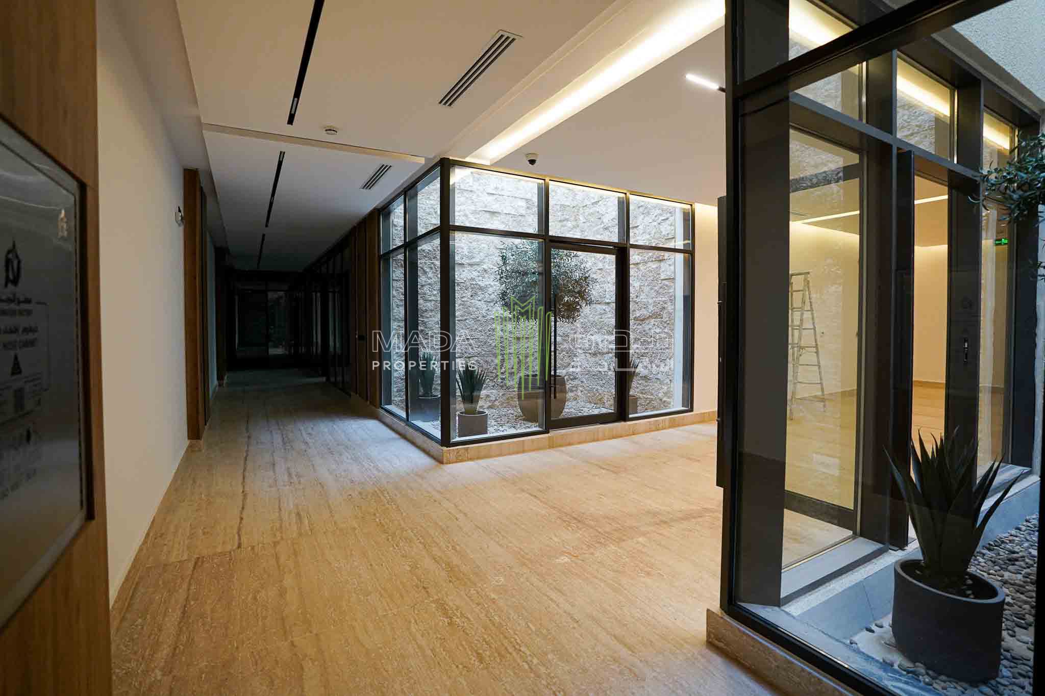 1050 | Makeen Commercial