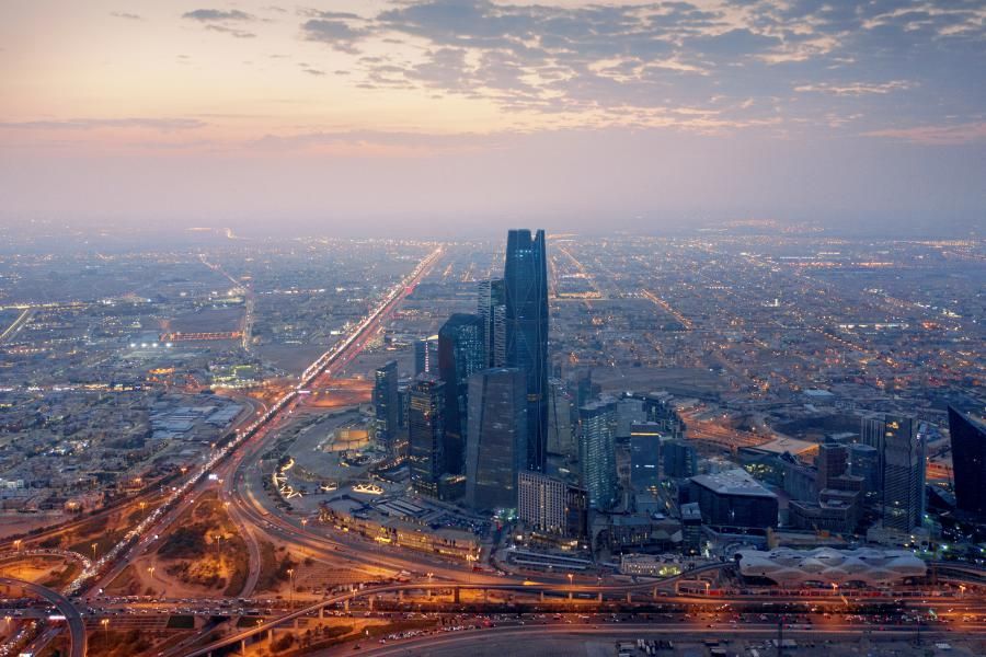 إطلالة ليلية للأبراج بتصميم حديث